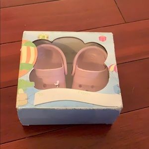 CROCS pink 2T 3T